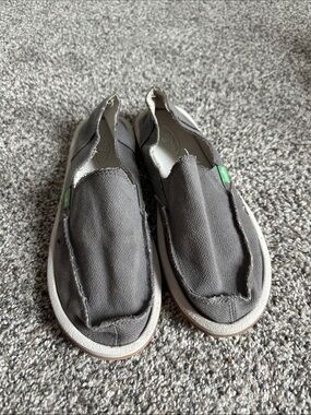 Sanuk Women’s Gray loafers